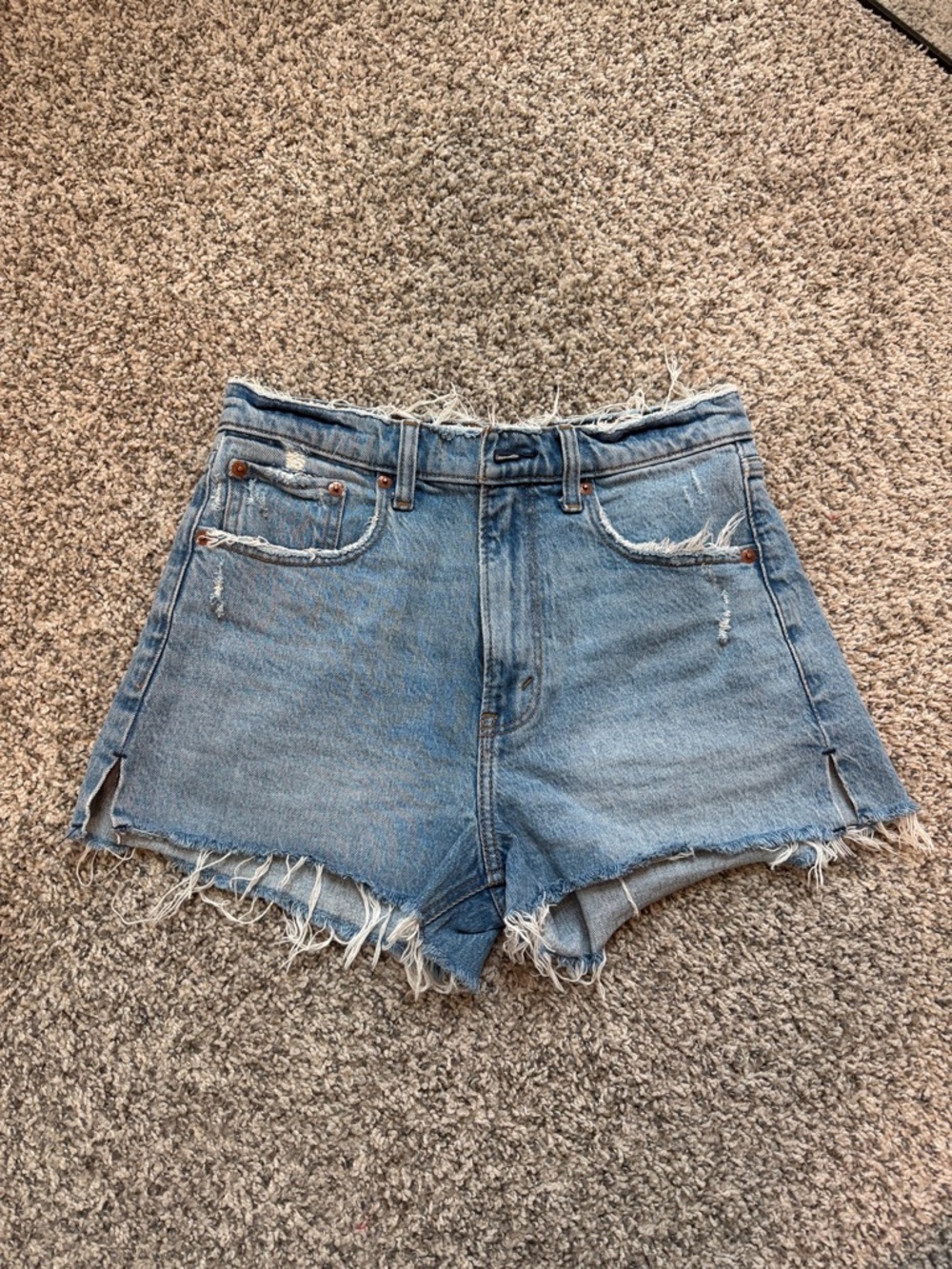 Abercrombie & Fitch High rise mom short